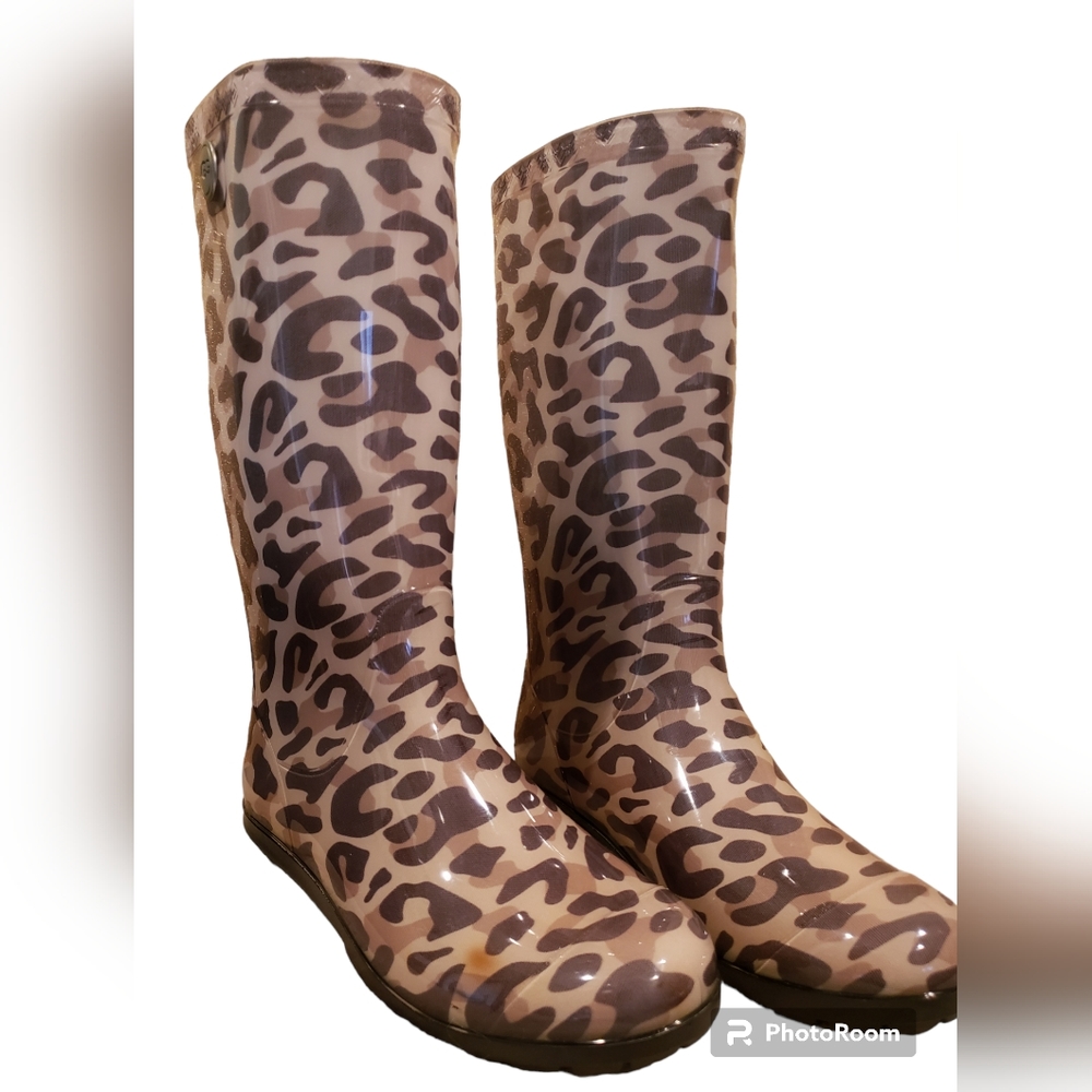 UGG Tall Rainboots NWT Size 7